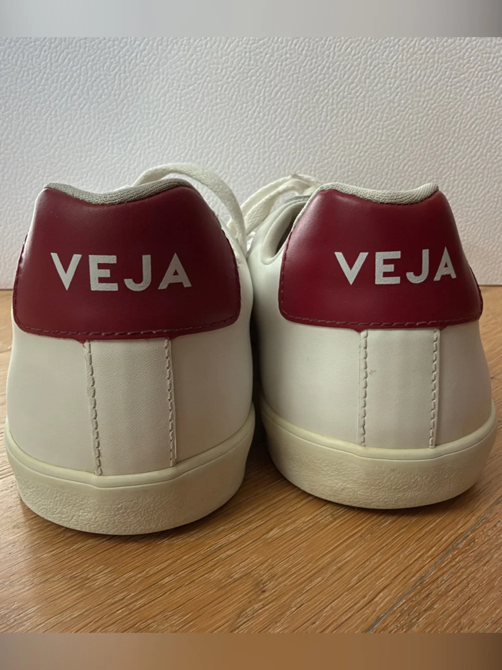 VEJA Esplar Leather White Red - Size 11 Men’s